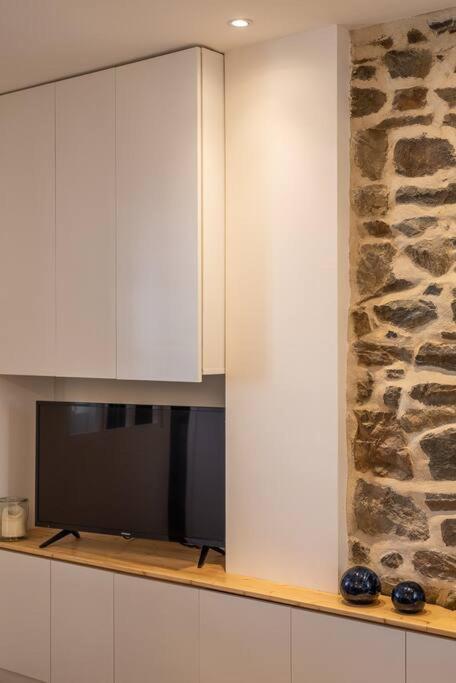 Le Cocoon - Appartement Dans Maison Du Xviieme Siecle Фужер Екстер'єр фото